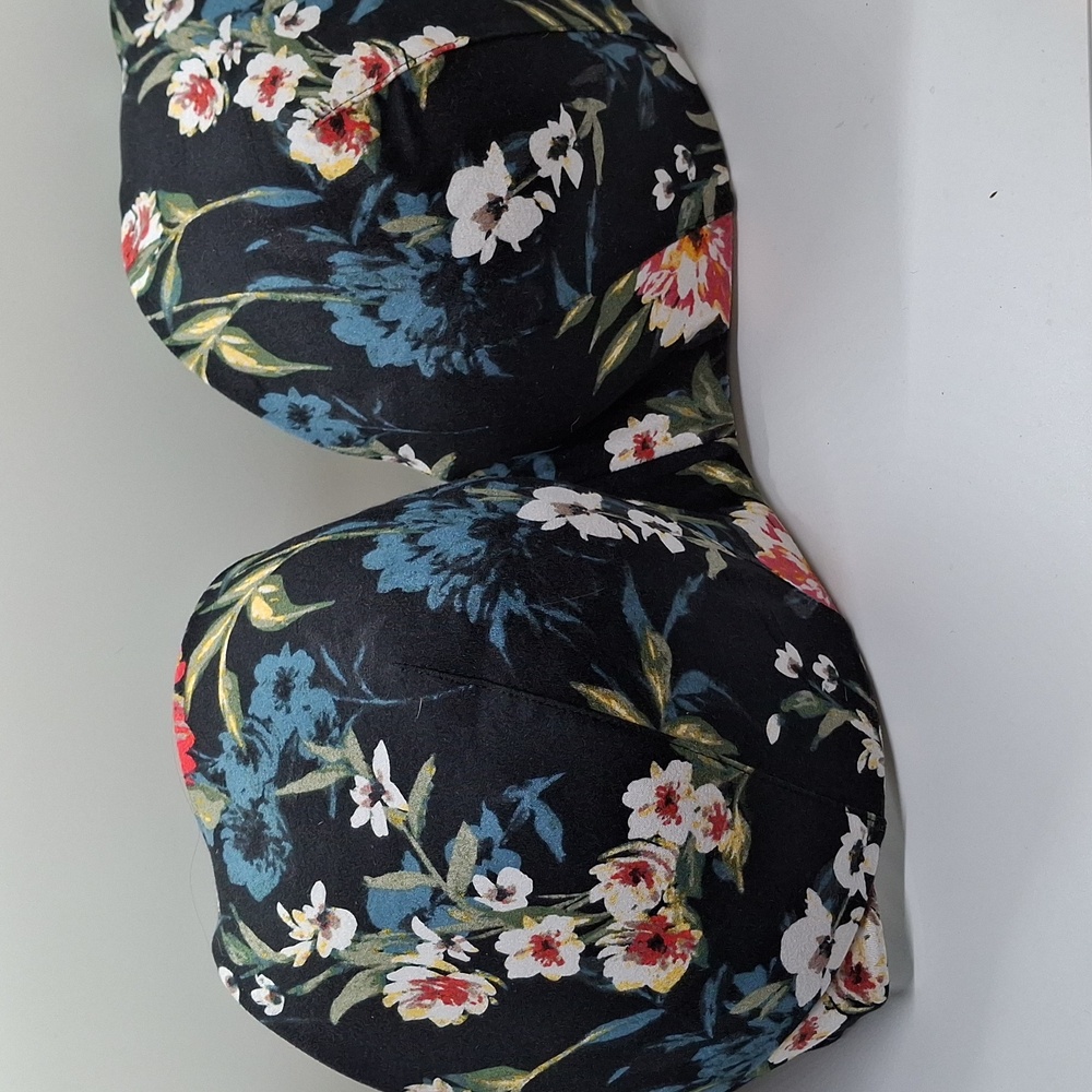 Cacique bra 42 DD Back Smother
